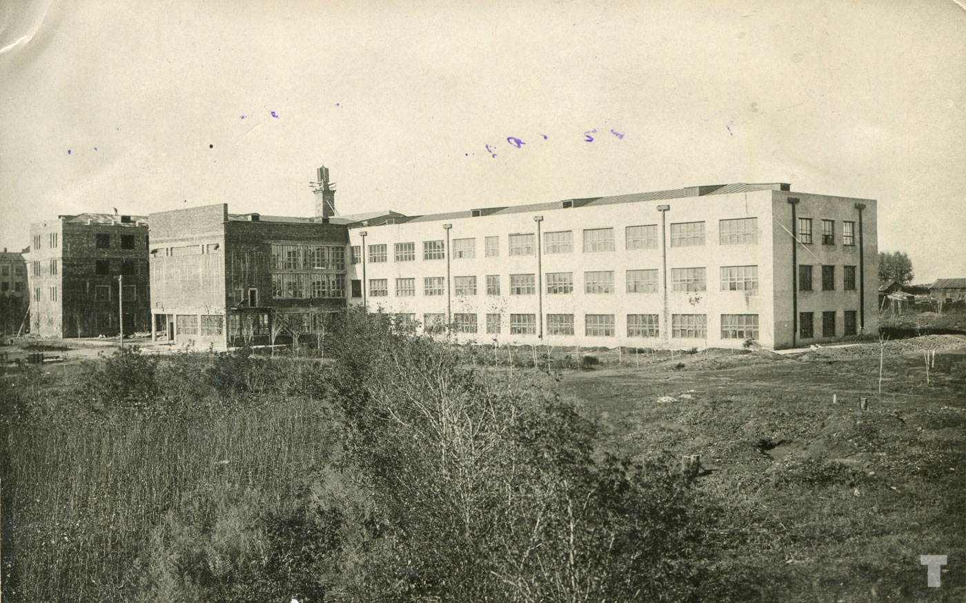 Омгау почта. Омский сельскохозяйственный институт 1918. ОМГАУ 4 корпус. ОМГАУ 2 корпус. Сибаковская 4 Омск.